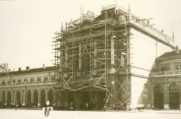 Glavni kolodvor 1930. godine. Popravak pročelja